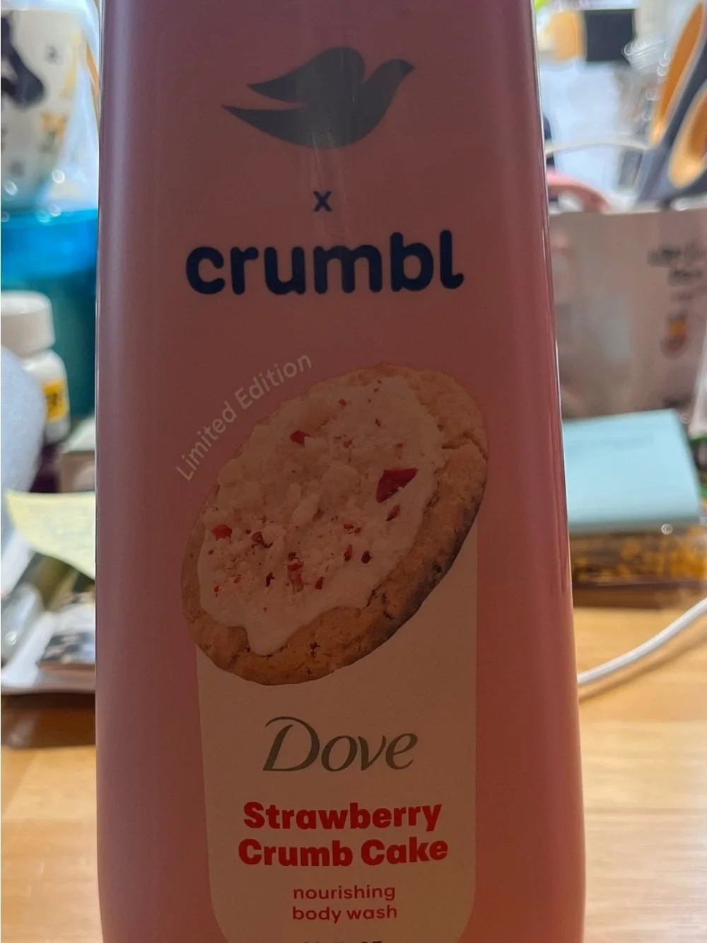 Limited Edition Dove Crumbl - Strawberry Crumb Cake Nourishing Body Wash - Pink